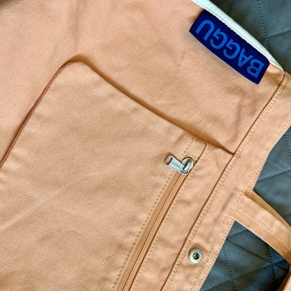 BAGGU Horizontal ZIP Duck Bag in Bisque - Picture 4 of 9